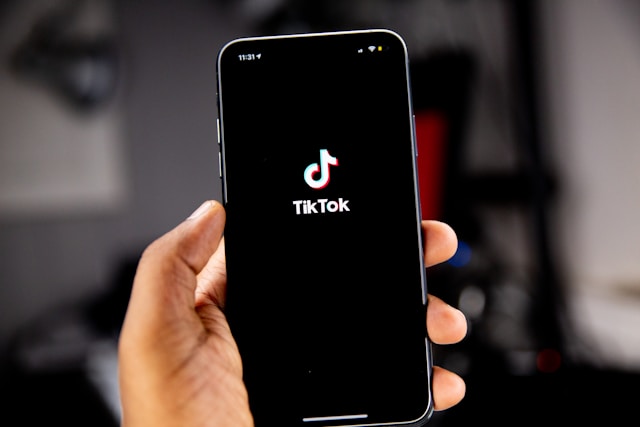 How To Link Instagram to TikTok: A Detailed Guide